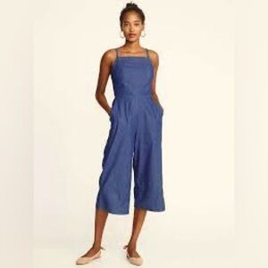 Old Navy Chambray Jumpsuit in Size M